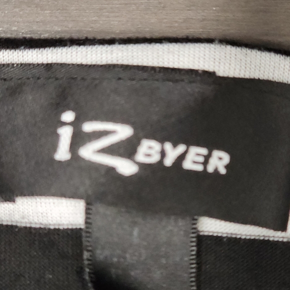 IZ Byer Black and White Striped Women's Top - Picture 2 of 4